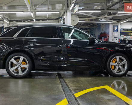 Чорний Ауді E-Tron, об'ємом двигуна 0 л та пробігом 99 тис. км за 33900 $, фото 2 на Automoto.ua