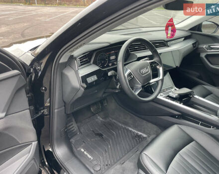 Чорний Ауді E-Tron, об'ємом двигуна 0 л та пробігом 22 тис. км за 33999 $, фото 45 на Automoto.ua