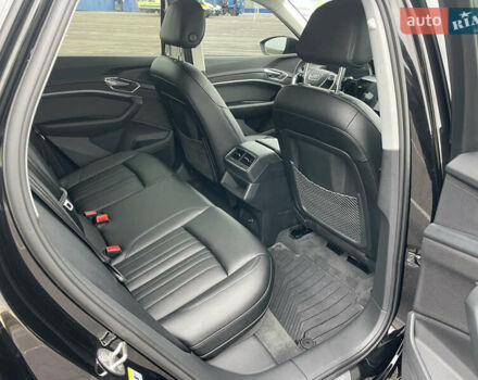 Чорний Ауді E-Tron, об'ємом двигуна 0 л та пробігом 22 тис. км за 33999 $, фото 38 на Automoto.ua