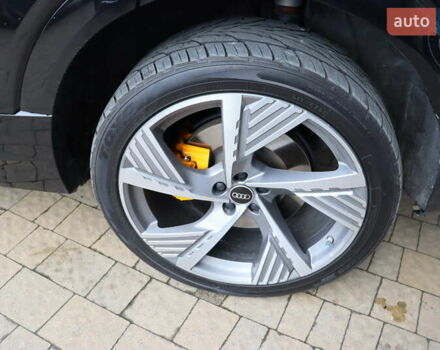 Черный Ауди E-Tron, объемом двигателя 0 л и пробегом 50 тыс. км за 39900 $, фото 9 на Automoto.ua