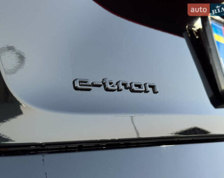 Черный Ауди E-Tron, объемом двигателя 0 л и пробегом 35 тыс. км за 38850 $, фото 28 на Automoto.ua