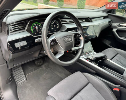 Черный Ауди E-Tron, объемом двигателя 0 л и пробегом 22 тыс. км за 37700 $, фото 20 на Automoto.ua