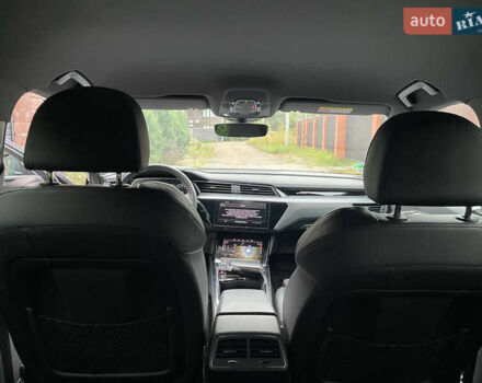 Чорний Ауді E-Tron, об'ємом двигуна 0 л та пробігом 35 тис. км за 37900 $, фото 11 на Automoto.ua