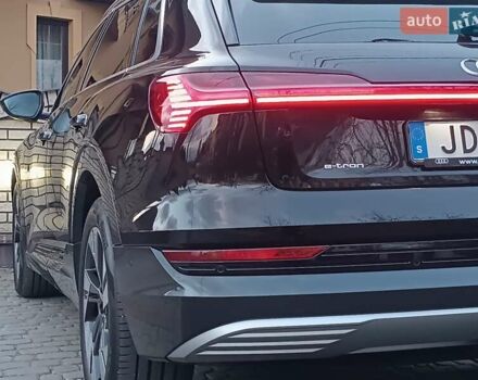 Черный Ауди E-Tron, объемом двигателя 0 л и пробегом 120 тыс. км за 35950 $, фото 25 на Automoto.ua