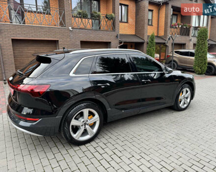 Черный Ауди E-Tron, объемом двигателя 0 л и пробегом 22 тыс. км за 37700 $, фото 40 на Automoto.ua