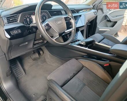Черный Ауди E-Tron, объемом двигателя 0 л и пробегом 120 тыс. км за 35950 $, фото 28 на Automoto.ua