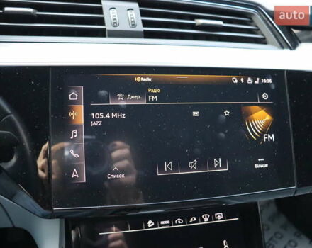 Черный Ауди E-Tron, объемом двигателя 0 л и пробегом 50 тыс. км за 39900 $, фото 29 на Automoto.ua