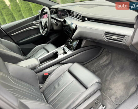 Чорний Ауді E-Tron, об'ємом двигуна 0 л та пробігом 34 тис. км за 39500 $, фото 65 на Automoto.ua