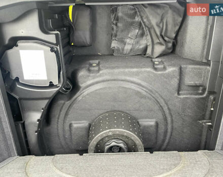 Чорний Ауді E-Tron, об'ємом двигуна 0 л та пробігом 21 тис. км за 34950 $, фото 28 на Automoto.ua