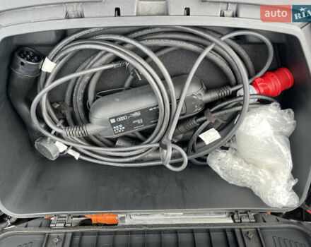 Чорний Ауді E-Tron, об'ємом двигуна 0 л та пробігом 21 тис. км за 34950 $, фото 54 на Automoto.ua