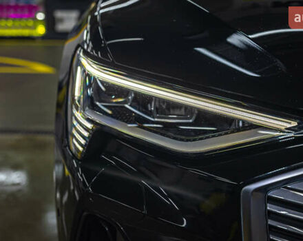Чорний Ауді E-Tron, об'ємом двигуна 0 л та пробігом 99 тис. км за 33900 $, фото 32 на Automoto.ua