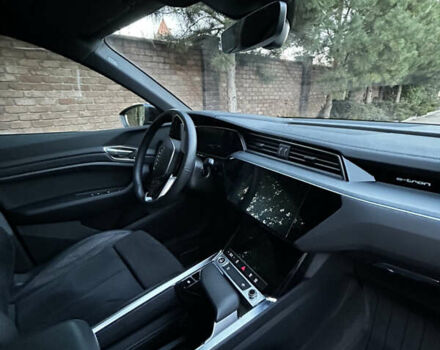 Черный Ауди E-Tron, объемом двигателя 0 л и пробегом 39 тыс. км за 36900 $, фото 29 на Automoto.ua