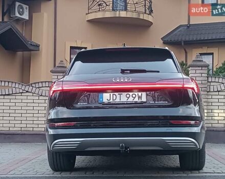 Черный Ауди E-Tron, объемом двигателя 0 л и пробегом 120 тыс. км за 35950 $, фото 24 на Automoto.ua