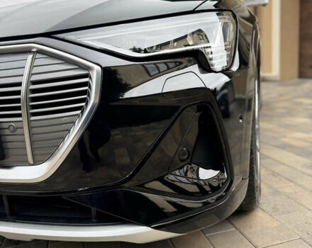 Чорний Ауді E-Tron, об'ємом двигуна 0 л та пробігом 34 тис. км за 39500 $, фото 4 на Automoto.ua
