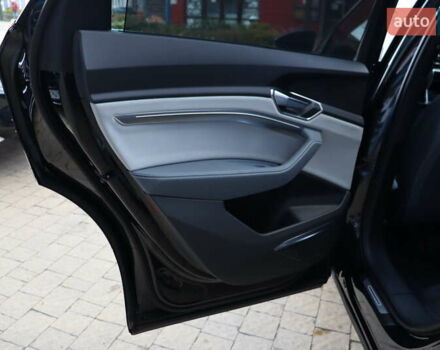 Черный Ауди E-Tron, объемом двигателя 0 л и пробегом 50 тыс. км за 39900 $, фото 42 на Automoto.ua