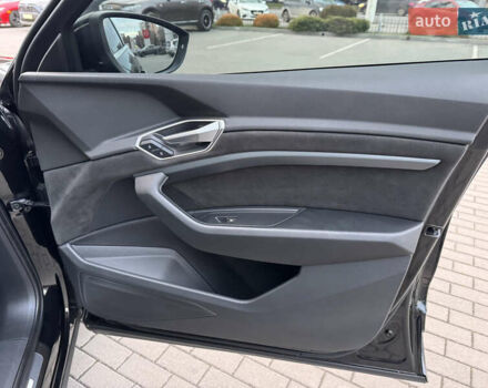 Чорний Ауді E-Tron, об'ємом двигуна 0 л та пробігом 35 тис. км за 37900 $, фото 46 на Automoto.ua