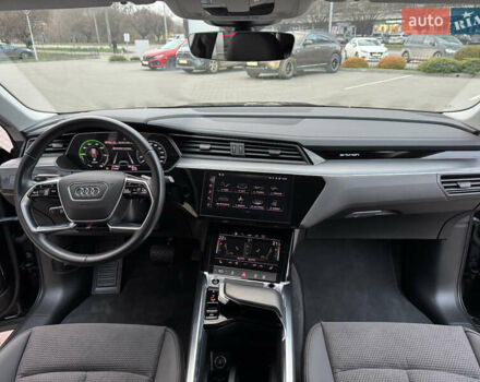 Чорний Ауді E-Tron, об'ємом двигуна 0 л та пробігом 35 тис. км за 37900 $, фото 49 на Automoto.ua