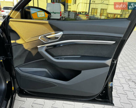 Черный Ауди E-Tron, объемом двигателя 0 л и пробегом 38 тыс. км за 37300 $, фото 30 на Automoto.ua