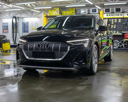 Чорний Ауді E-Tron, об'ємом двигуна 0 л та пробігом 99 тис. км за 33900 $, фото 16 на Automoto.ua