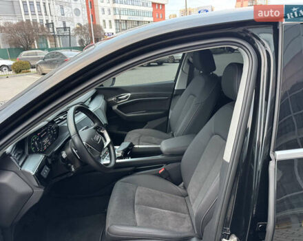 Чорний Ауді E-Tron, об'ємом двигуна 0 л та пробігом 35 тис. км за 37900 $, фото 41 на Automoto.ua