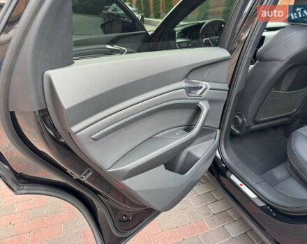 Черный Ауди E-Tron, объемом двигателя 0 л и пробегом 42 тыс. км за 38500 $, фото 15 на Automoto.ua