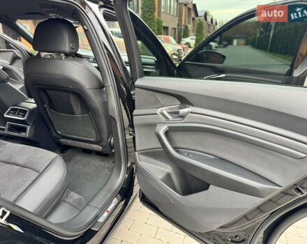 Черный Ауди E-Tron, объемом двигателя 0 л и пробегом 22 тыс. км за 37700 $, фото 33 на Automoto.ua