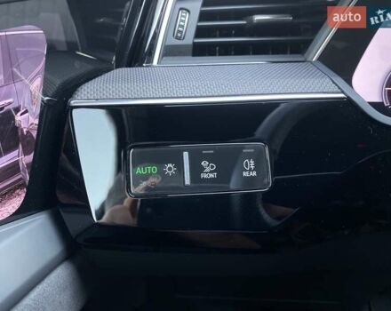 Черный Ауди E-Tron, объемом двигателя 0 л и пробегом 63 тыс. км за 49500 $, фото 67 на Automoto.ua