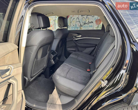 Чорний Ауді E-Tron, об'ємом двигуна 0 л та пробігом 70 тис. км за 36900 $, фото 28 на Automoto.ua