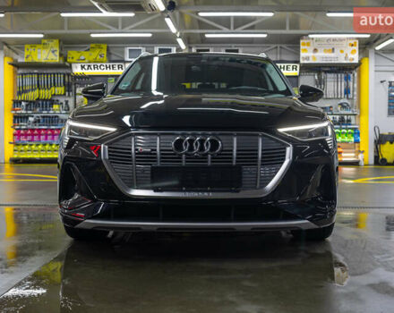 Чорний Ауді E-Tron, об'ємом двигуна 0 л та пробігом 99 тис. км за 33900 $, фото 1 на Automoto.ua