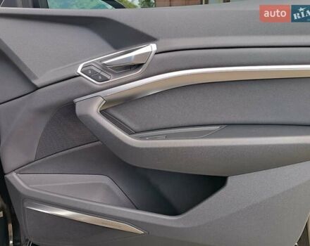 Черный Ауди E-Tron, объемом двигателя 0 л и пробегом 120 тыс. км за 35950 $, фото 40 на Automoto.ua