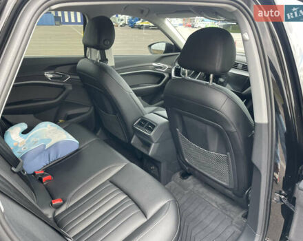 Чорний Ауді E-Tron, об'ємом двигуна 0 л та пробігом 21 тис. км за 34950 $, фото 30 на Automoto.ua