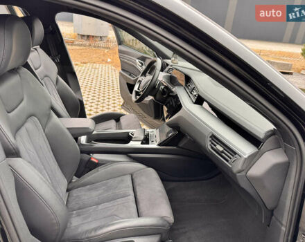 Чорний Ауді E-Tron, об'ємом двигуна 0 л та пробігом 35 тис. км за 37300 $, фото 41 на Automoto.ua