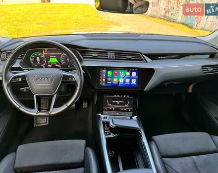 Чорний Ауді E-Tron, об'ємом двигуна 0 л та пробігом 70 тис. км за 36900 $, фото 2 на Automoto.ua