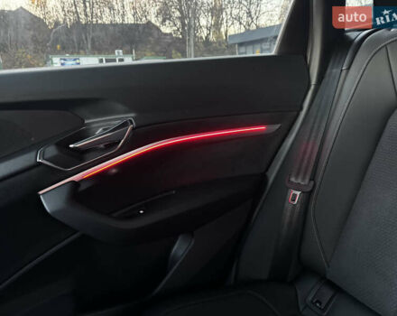 Черный Ауди E-Tron, объемом двигателя 0 л и пробегом 38 тыс. км за 37300 $, фото 52 на Automoto.ua