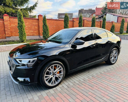 Чорний Ауді E-Tron, об'ємом двигуна 0 л та пробігом 27 тис. км за 38700 $, фото 1 на Automoto.ua