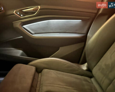 Черный Ауди E-Tron, объемом двигателя 0 л и пробегом 22 тыс. км за 37700 $, фото 62 на Automoto.ua