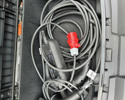 Черный Ауди E-Tron, объемом двигателя 0 л и пробегом 22 тыс. км за 37700 $, фото 48 на Automoto.ua