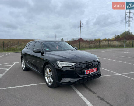 Чорний Ауді E-Tron, об'ємом двигуна 0 л та пробігом 21 тис. км за 34950 $, фото 5 на Automoto.ua