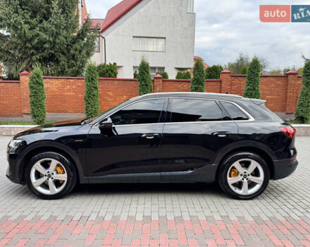 Черный Ауди E-Tron, объемом двигателя 0 л и пробегом 22 тыс. км за 37700 $, фото 12 на Automoto.ua