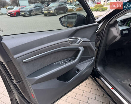 Чорний Ауді E-Tron, об'ємом двигуна 0 л та пробігом 35 тис. км за 37900 $, фото 42 на Automoto.ua