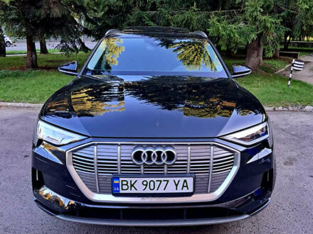 Черный Ауди E-Tron, объемом двигателя 0 л и пробегом 201 тыс. км за 23500 $, фото 1 на Automoto.ua