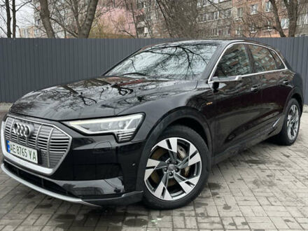 Ауди E-Tron 2019 в Днепре (Днепропетровске) на Automoto.ua Черный Ауди E-Tron, объемом двигателя 0 л и пробегом 138 тыс. км за 29900 $, фото 1 на Automoto.ua