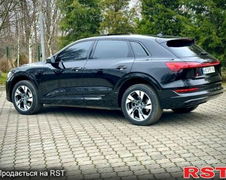 Черный Ауди E-Tron, объемом двигателя 0 л и пробегом 180 тыс. км за 25000 $, фото 1 на Automoto.ua