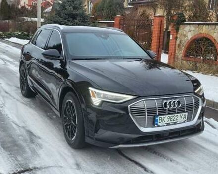 Черный Ауди E-Tron, объемом двигателя 0 л и пробегом 123 тыс. км за 26900 $, фото 1 на Automoto.ua