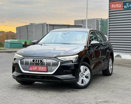 Ауді E-Tron 2019 у Рівному на Automoto.ua Чорний Ауді E-Tron, об'ємом двигуна 0 л та пробігом 220 тис. км за 23500 $, фото 1 на Automoto.ua