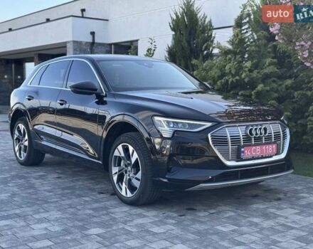 Черный Ауди E-Tron, объемом двигателя 0 л и пробегом 97 тыс. км за 27300 $, фото 1 на Automoto.ua