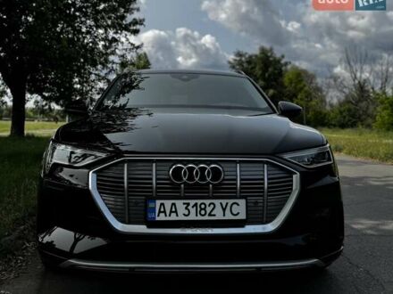 Ауді E-Tron 2019 у Києві на Automoto.ua Чорний Ауді E-Tron, об'ємом двигуна 0 л та пробігом 111 тис. км за 22500 $, фото 1 на Automoto.ua
