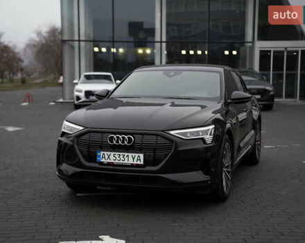 Чорний Ауді E-Tron, об'ємом двигуна 0 л та пробігом 71 тис. км за 34300 $, фото 1 на Automoto.ua
