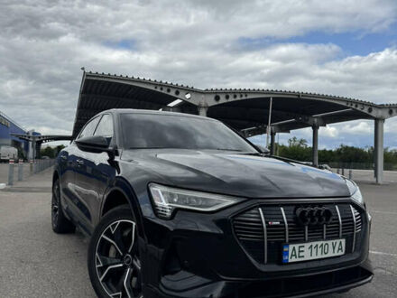 Ауді E-Tron 2020 у Дніпро (Дніпропетровську) на Automoto.ua Чорний Ауді E-Tron, об'ємом двигуна 0 л та пробігом 100 тис. км за 39000 $, фото 1 на Automoto.ua