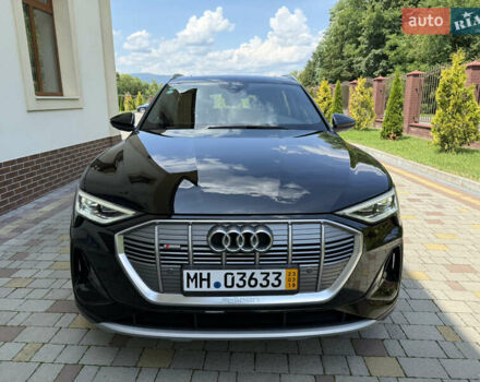 Чорний Ауді E-Tron, об'ємом двигуна 0 л та пробігом 200 тис. км за 25900 $, фото 1 на Automoto.ua